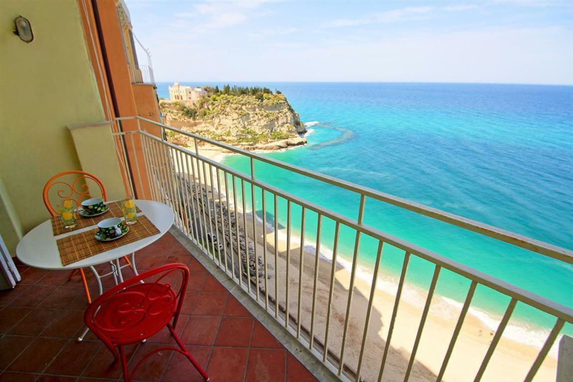 Isola Bella Sea-View Apartment Tropea Dış mekan fotoğraf