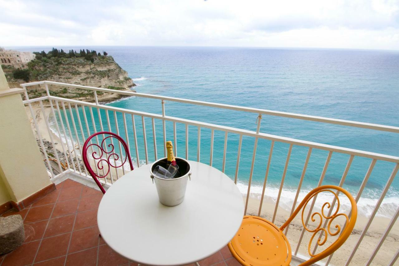 Isola Bella Sea-View Apartment Tropea Dış mekan fotoğraf