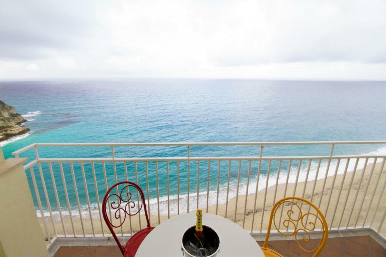 Isola Bella Sea-View Apartment Tropea Dış mekan fotoğraf